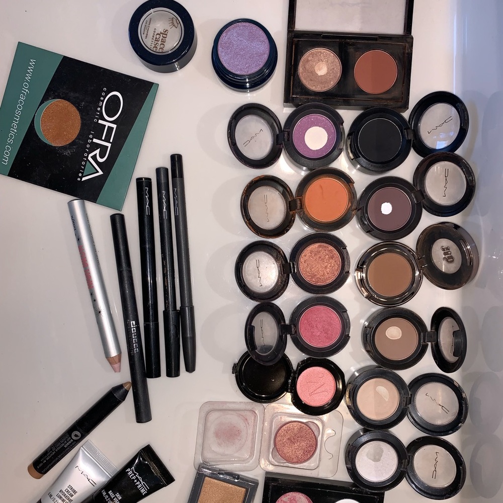Eye make up